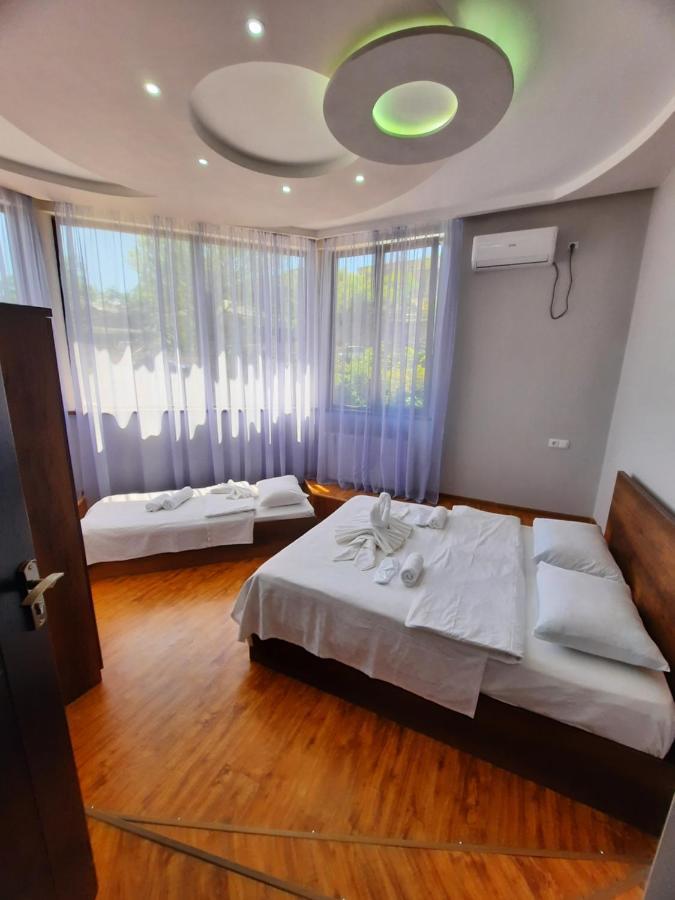 Inaisi Hotel Kutaisi Exterior foto