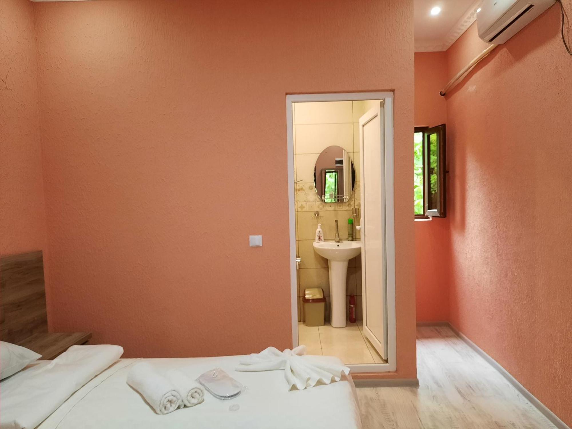Inaisi Hotel Kutaisi Habitación foto