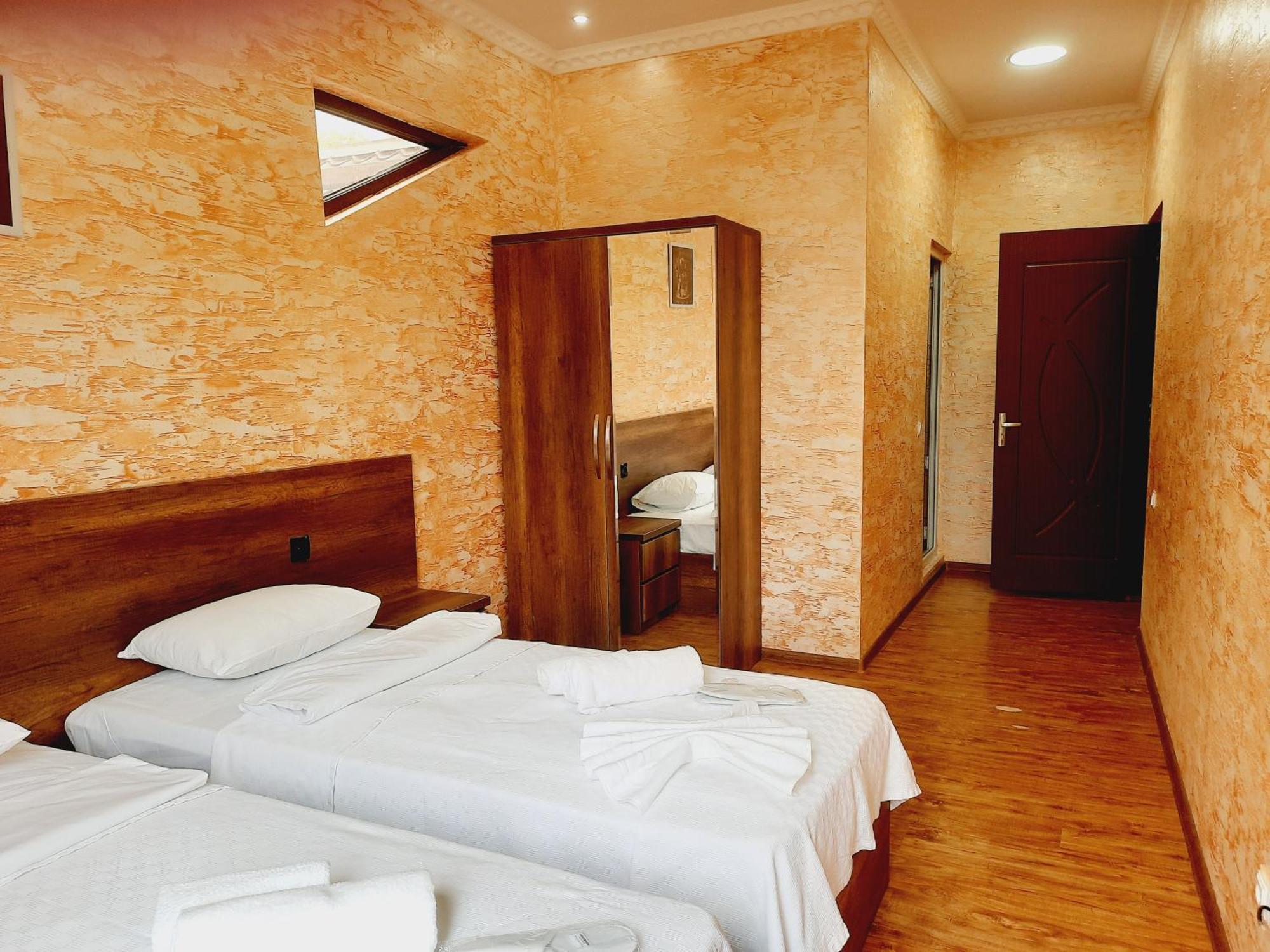 Inaisi Hotel Kutaisi Habitación foto